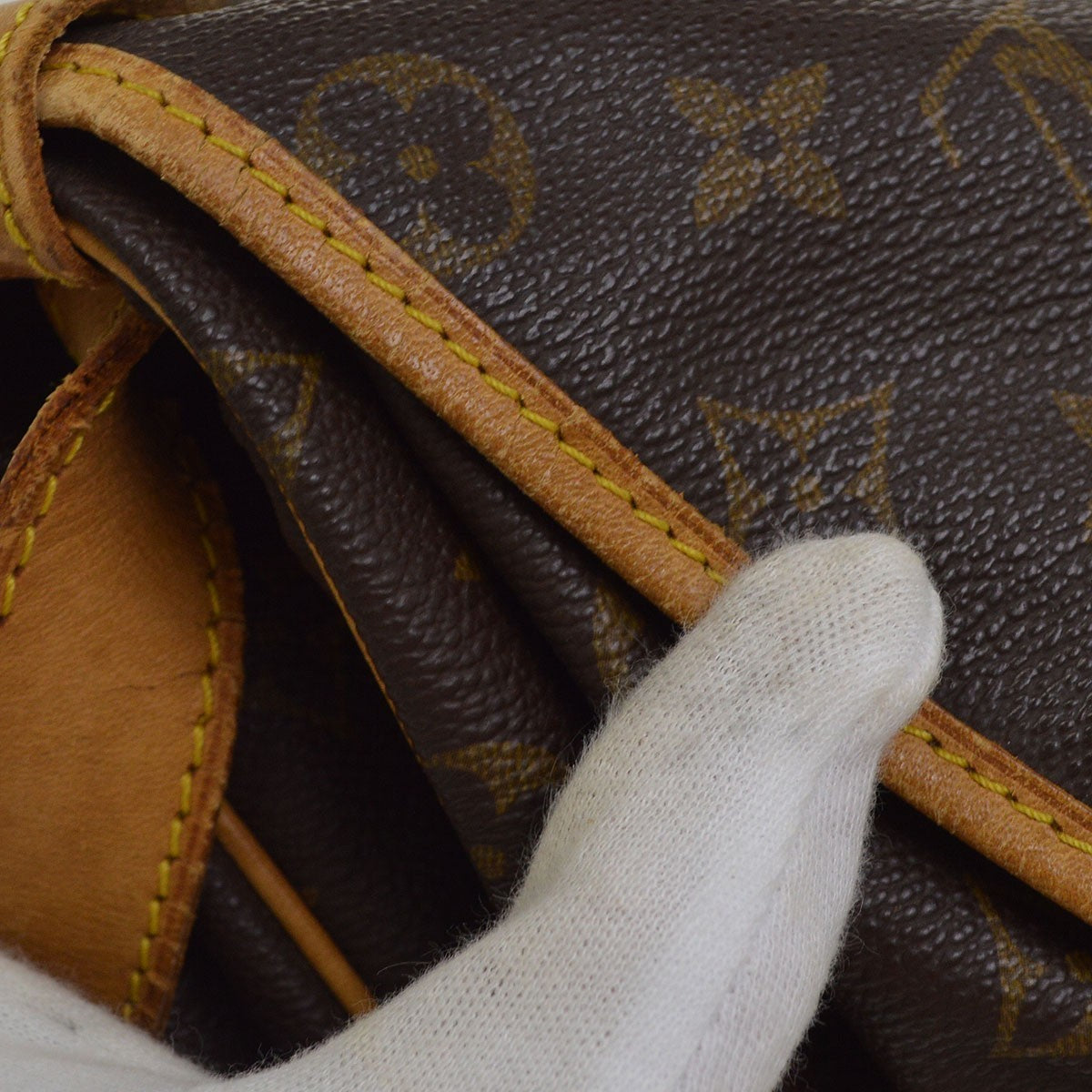 Louis Vuitton Saumur 35 Vintage Crossbody Bag in Brown Monogram Canvas