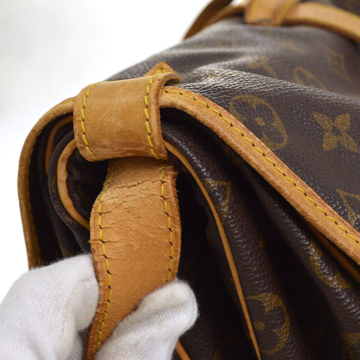 Louis Vuitton Saumur 35 Vintage Crossbody Bag in Brown Monogram Canvas
