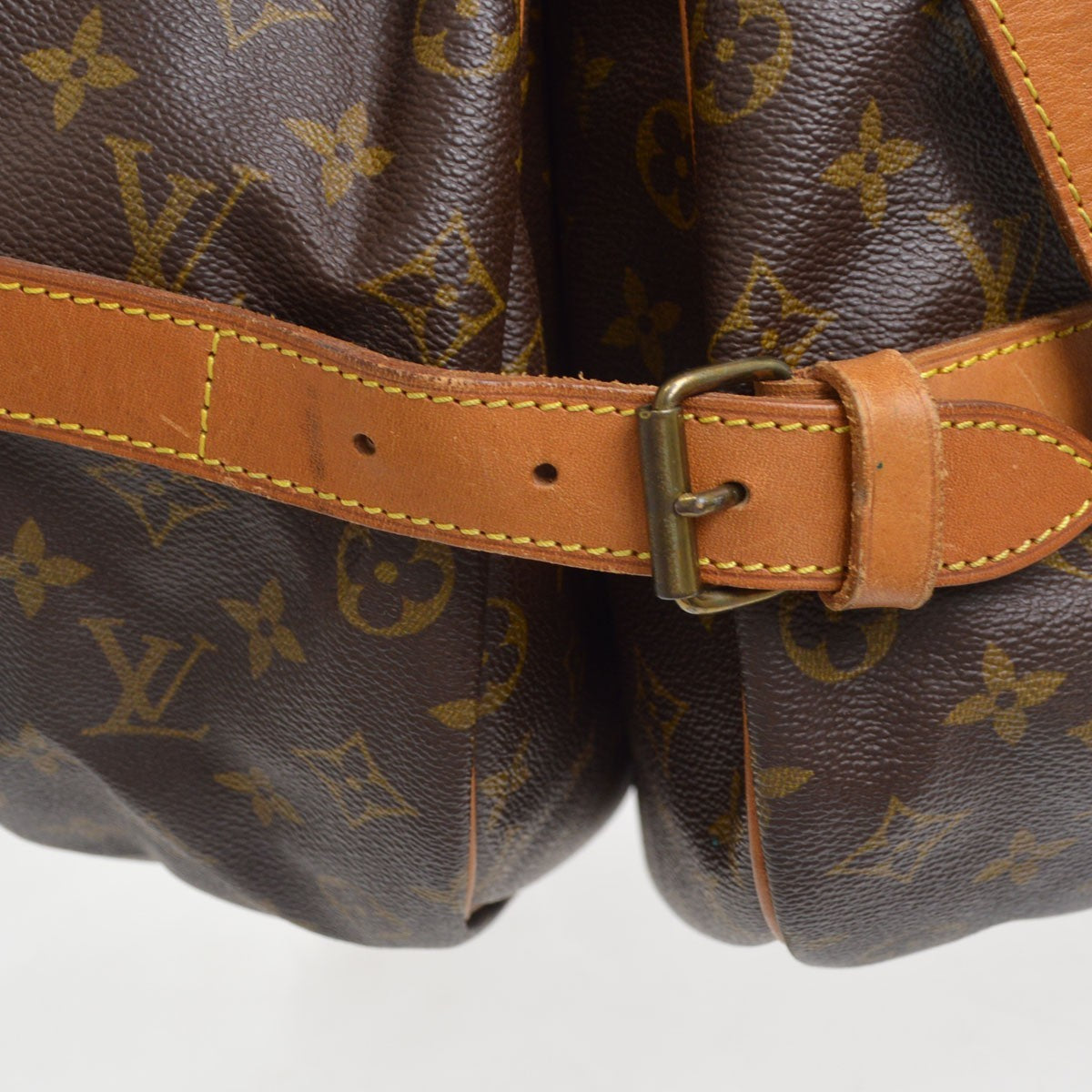 Louis Vuitton Saumur 43 Vintage Crossbody Bag in Brown Monogram Canvas