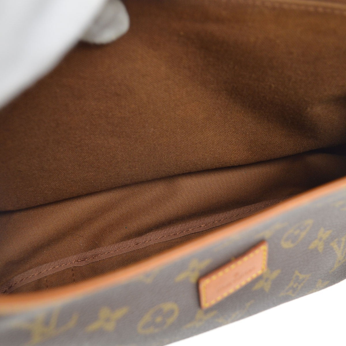 Louis Vuitton Saumur 43 Vintage Crossbody Bag in Brown Monogram Canvas