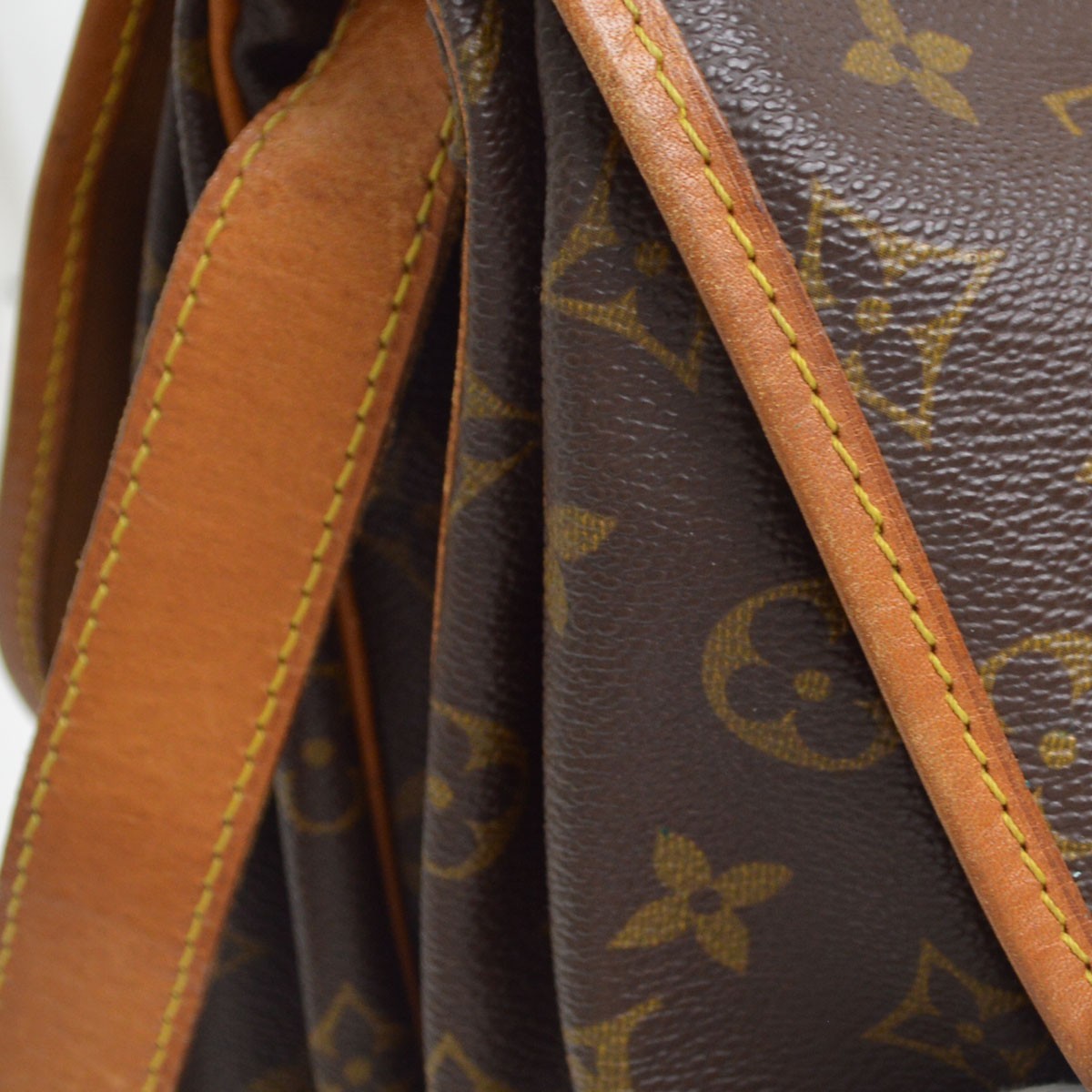Louis Vuitton Saumur 43 Vintage Crossbody Bag in Brown Monogram Canvas