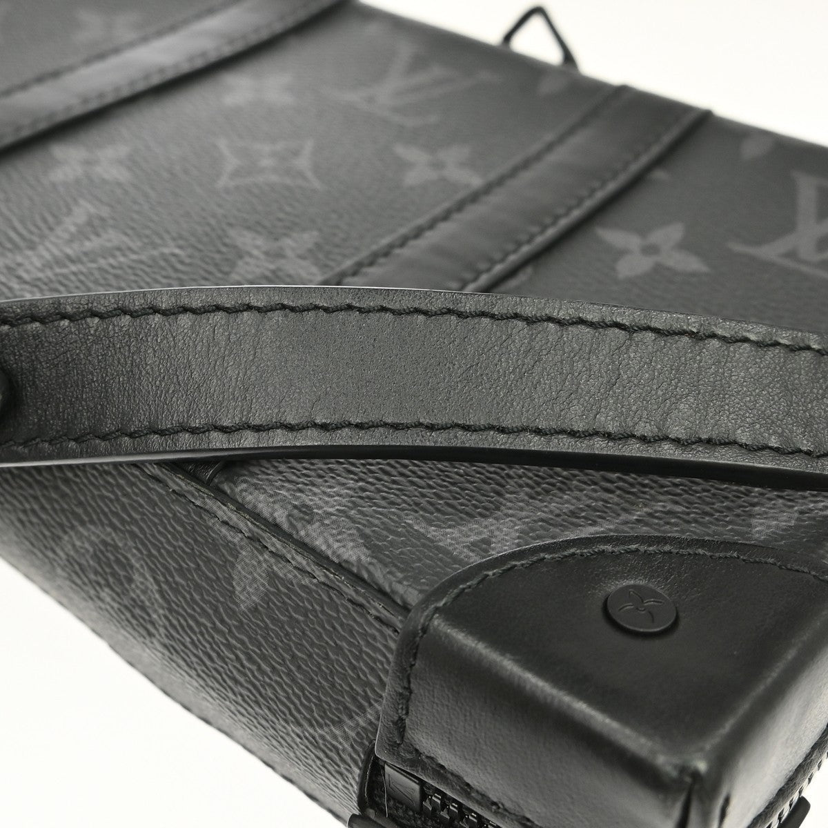 Louis Vuitton Soft Trunk Wallet Vintage Crossbody Bag in Black Taurillon Leather