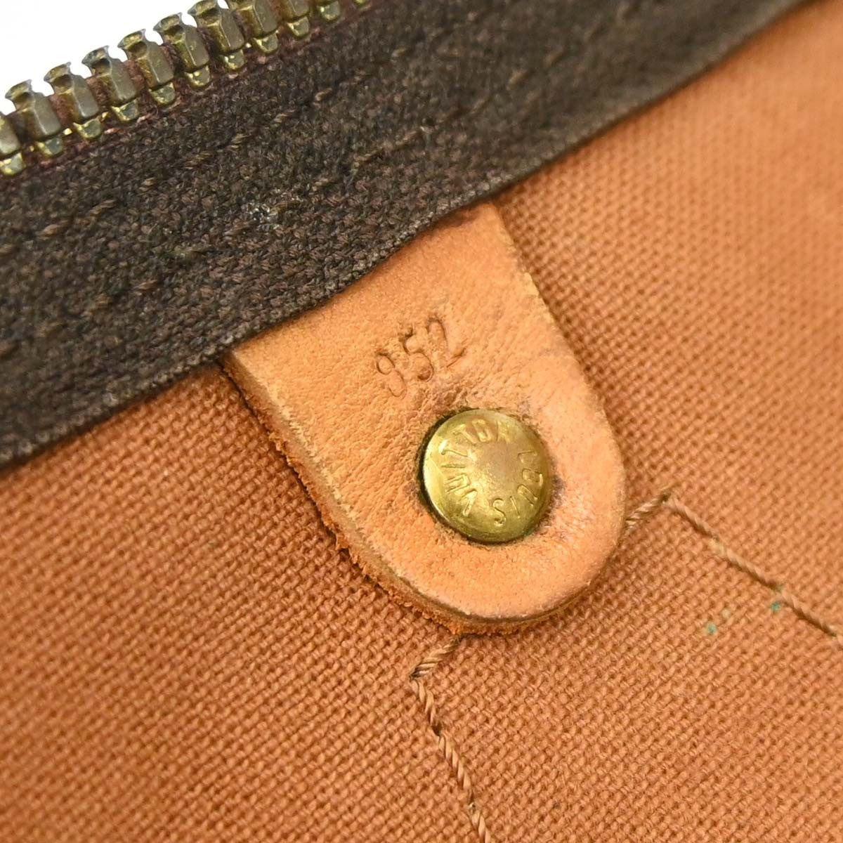 Louis Vuitton Speedy 40 Vintage Handbag in Brown Monogram Canvas