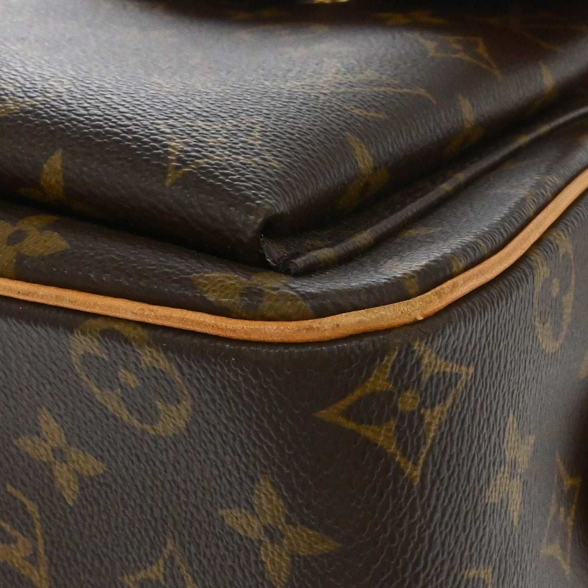 Louis Vuitton Viva Cité GM Vintage Shoulder Bag in Brown Monogram Canvas