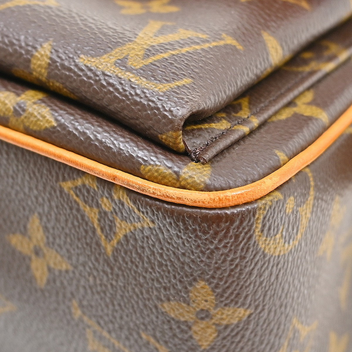 Louis Vuitton Viva Cité MM Vintage Shoulder Bag in Brown Monogram Canvas