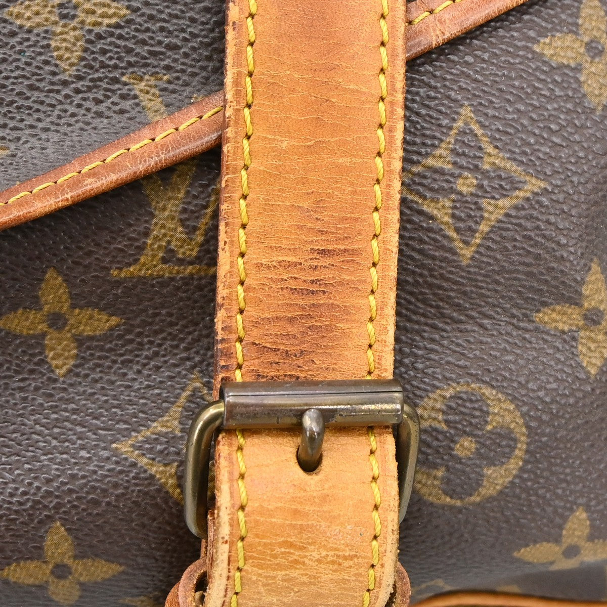 Louis Vuitton Monogram Saumur 43 Messenger Bag