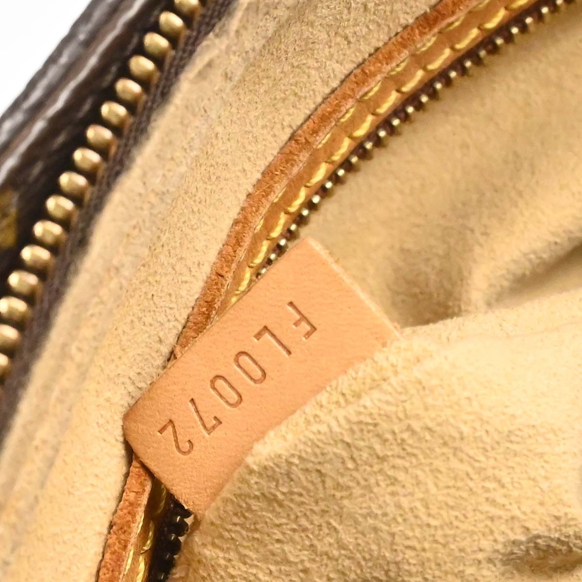 Louis Vuitton Looping MM Handbag