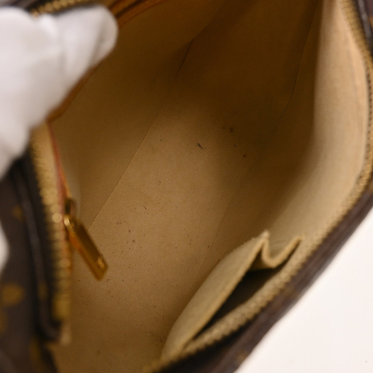 Louis Vuitton Looping MM Handbag