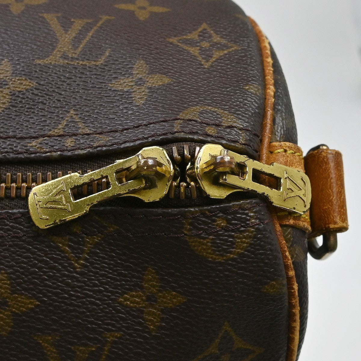 Louis Vuitton Keepall 50 Bandouliere Handbag