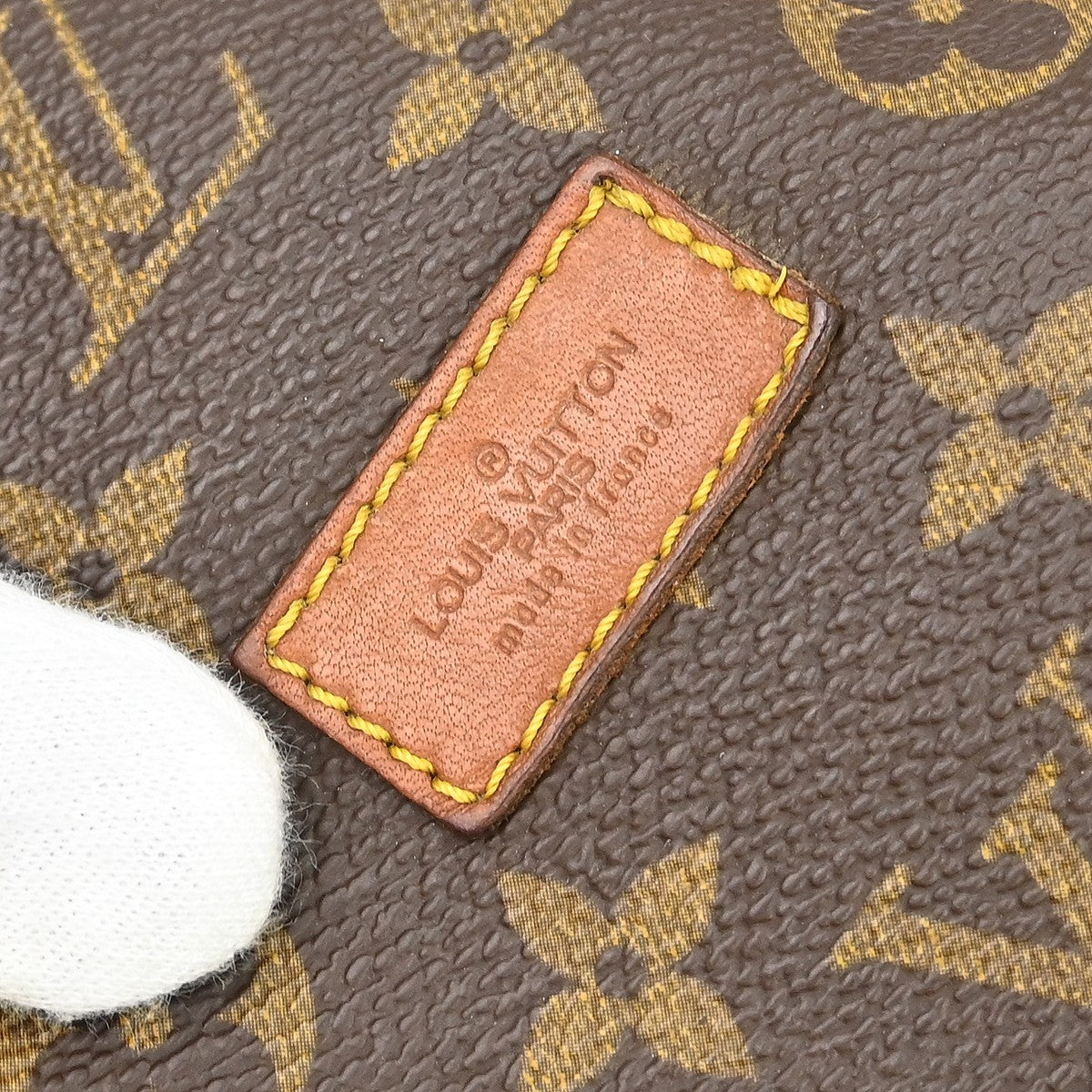 Louis Vuitton Monogram Saumur 43 Messenger Bag