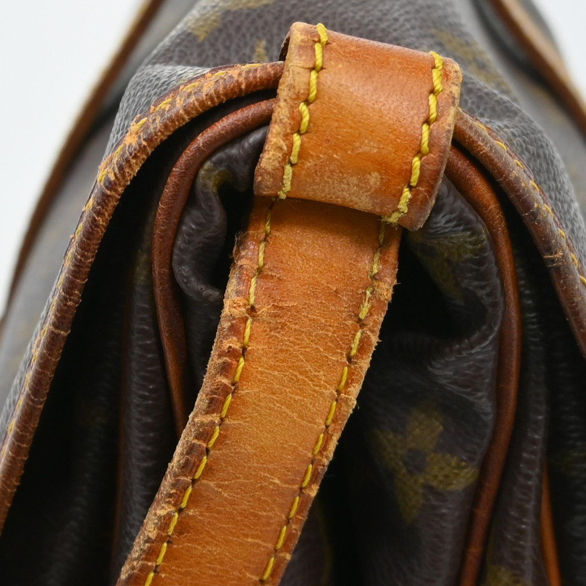 Louis Vuitton Monogram Saumur 30 Messenger Bag