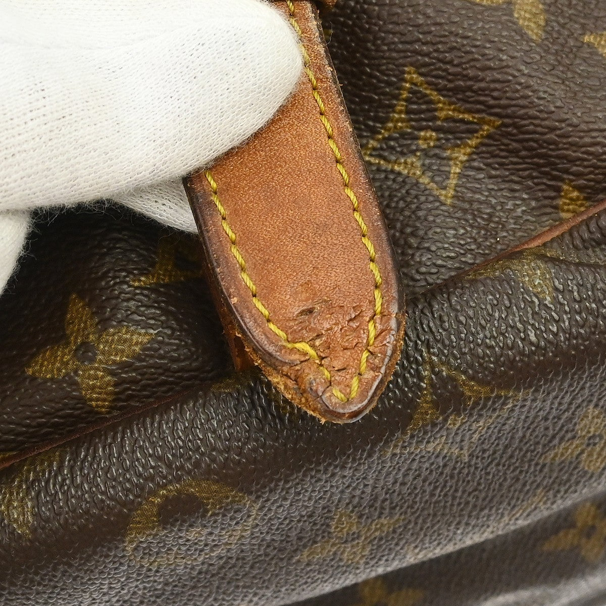 Louis Vuitton Monogram Saumur 43 Messenger Bag