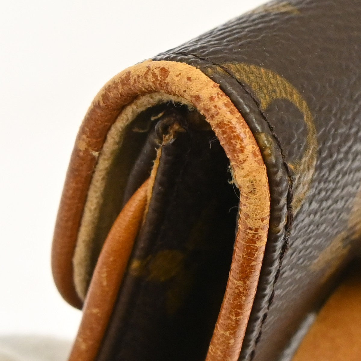 Louis Vuitton Pochette Florentine Bum Bag