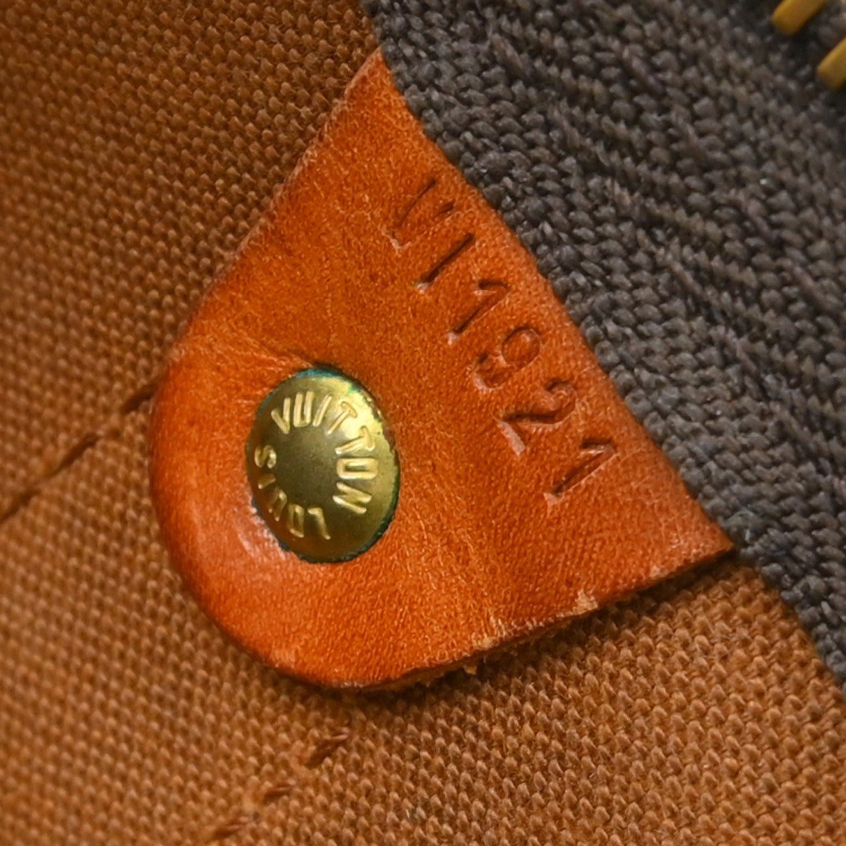 Louis Vuitton Keepall 50 Bandouliere Handbag