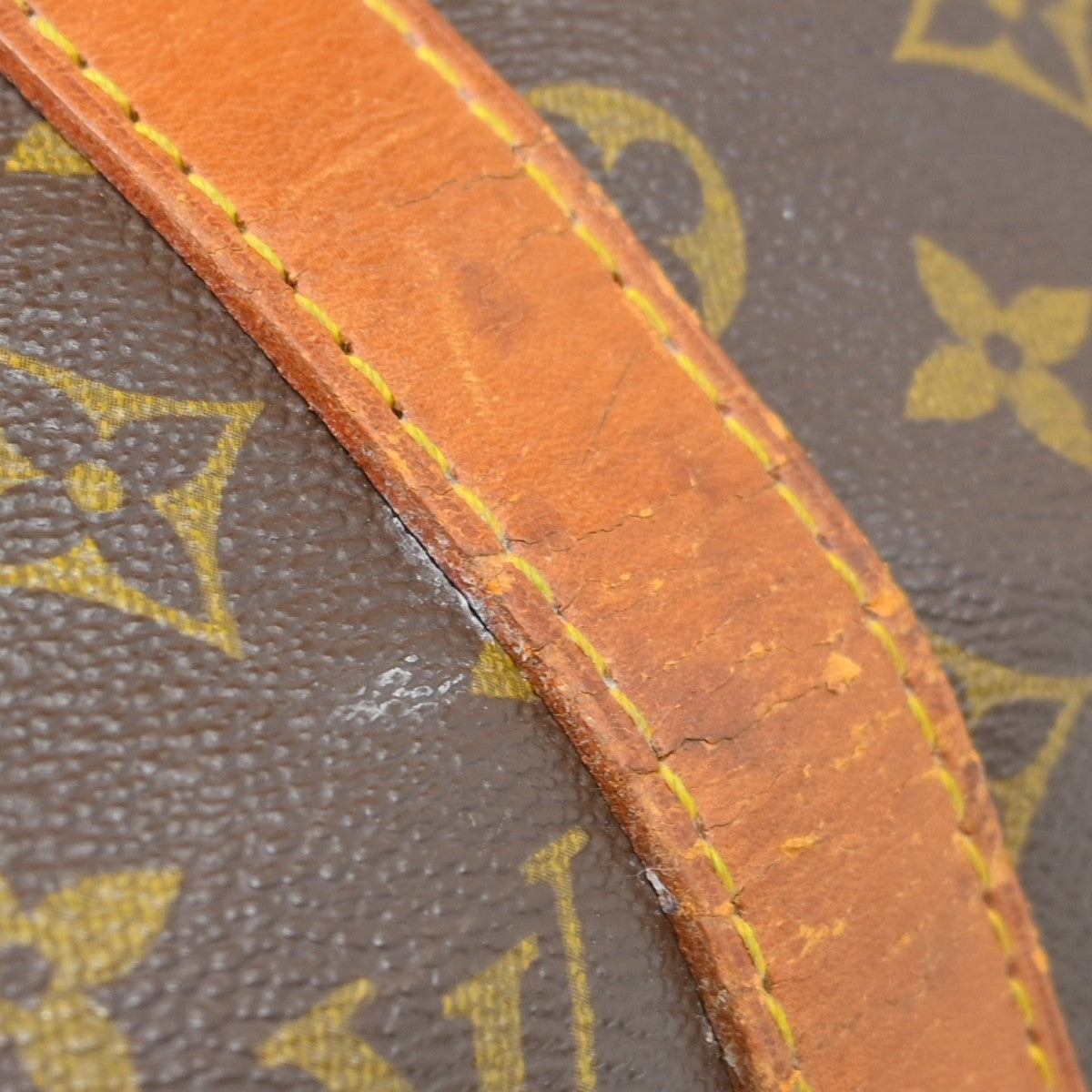 Louis Vuitton Keepall 50 Bandouliere Handbag