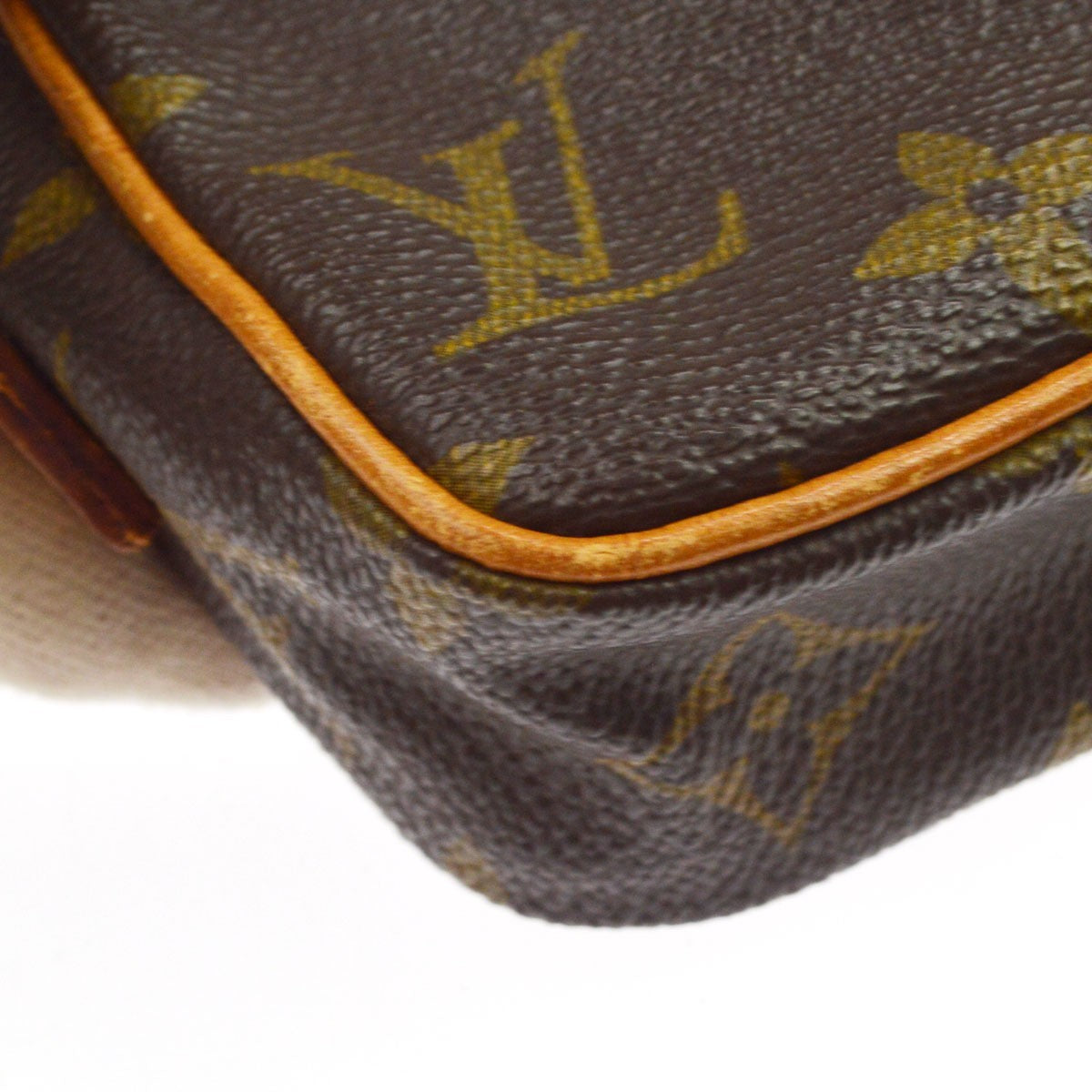 Louis Vuitton Mini Danube Shoulderbag Monogram