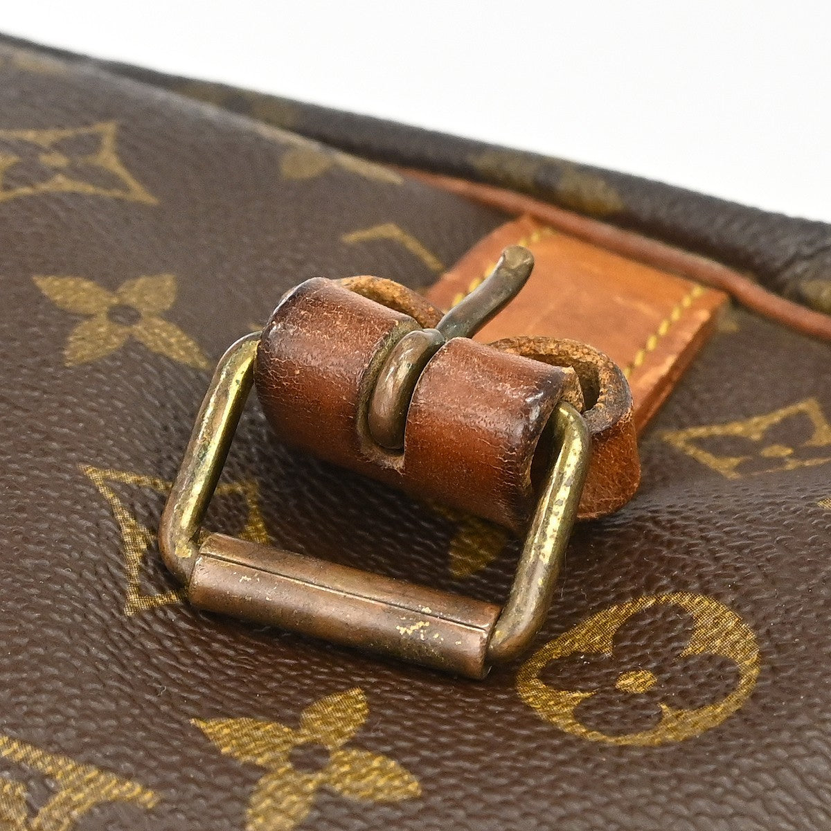 Louis Vuitton Monogram Saumur 43 Messenger Bag