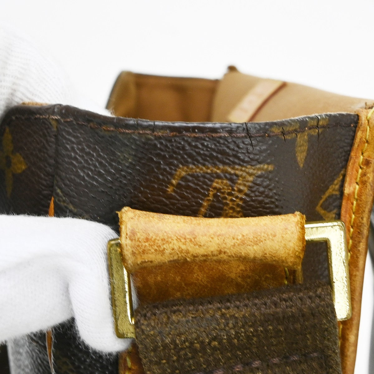 Louis Vuitton Messenger Bosphore PM Shoulder Bag