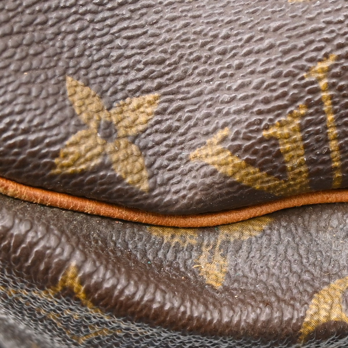 Louis Vuitton Monogram Saumur 43 Messenger Bag