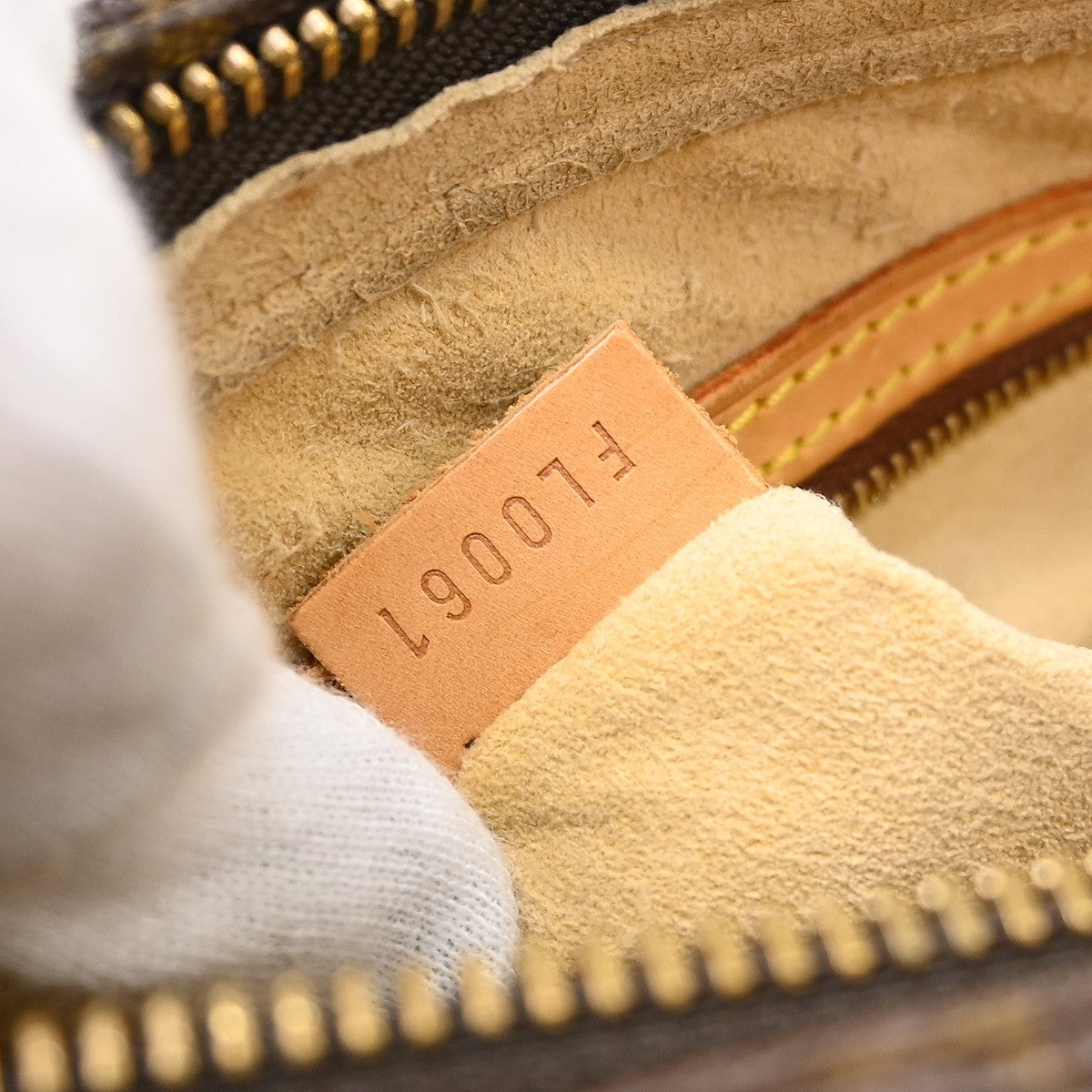 Louis Vuitton Looping MM Handbag
