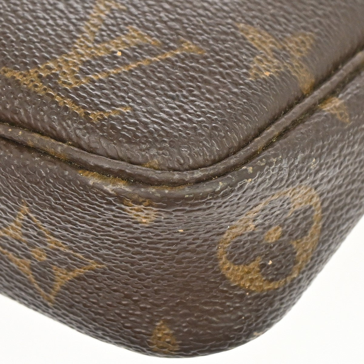 Louis Vuitton Pochette Accessoires Handbag