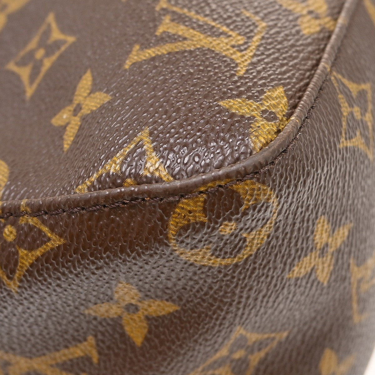 Louis Vuitton Looping MM Handbag