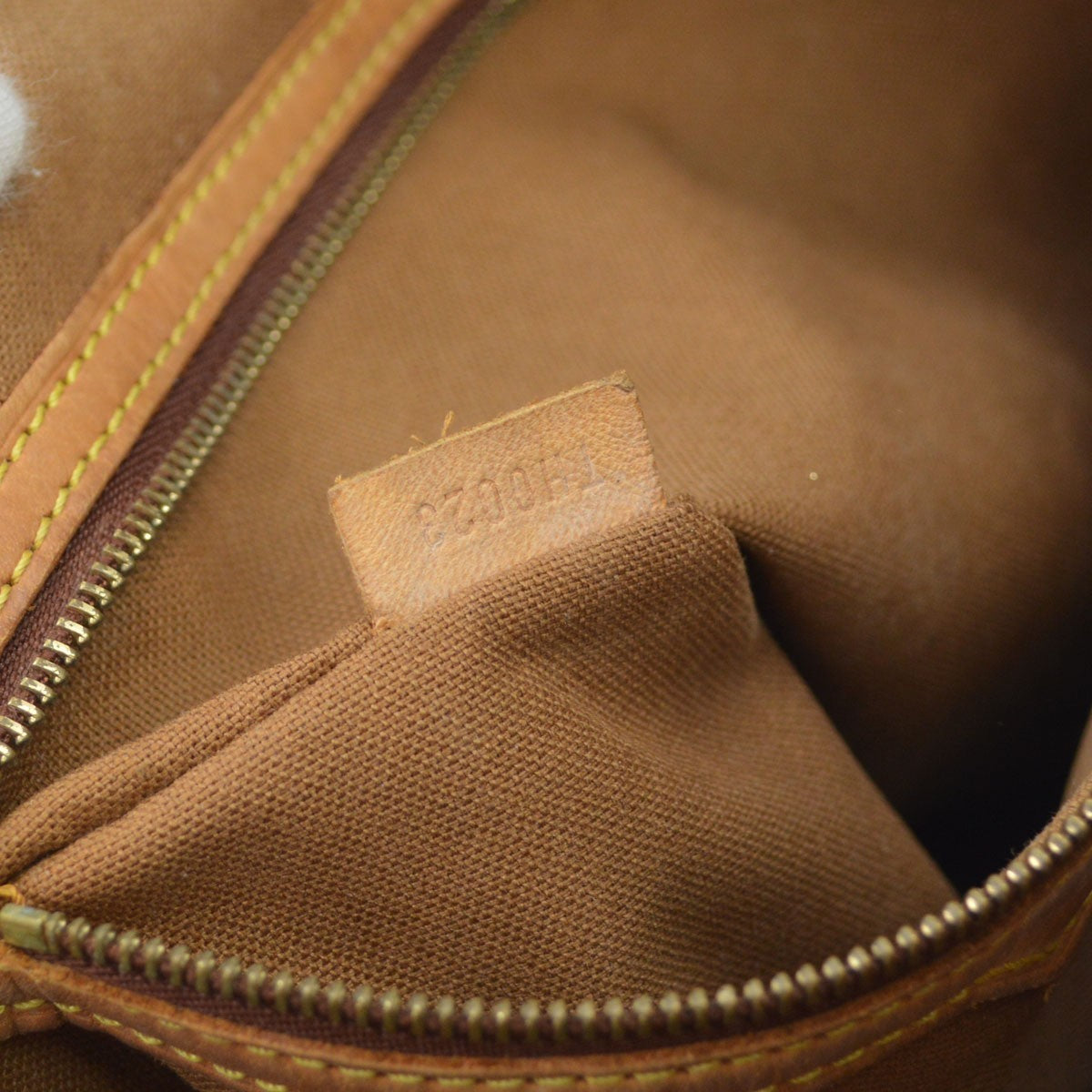 Louis Vuitton Cabas Mezzo Hand Tote Bag Monogram