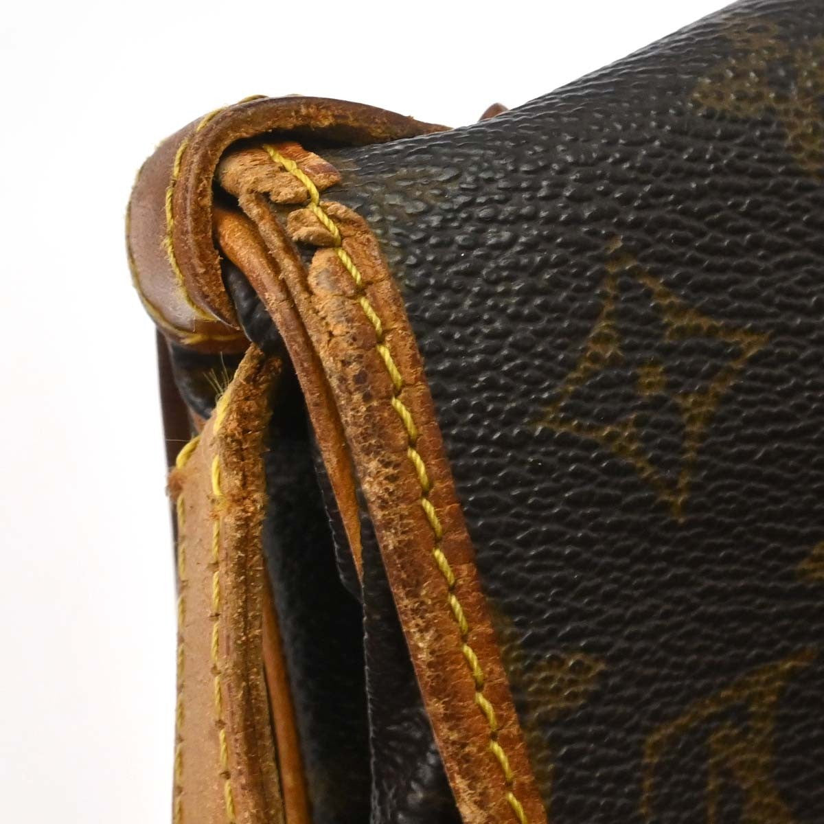 Louis Vuitton Monogram Saumur 30 Messenger Bag