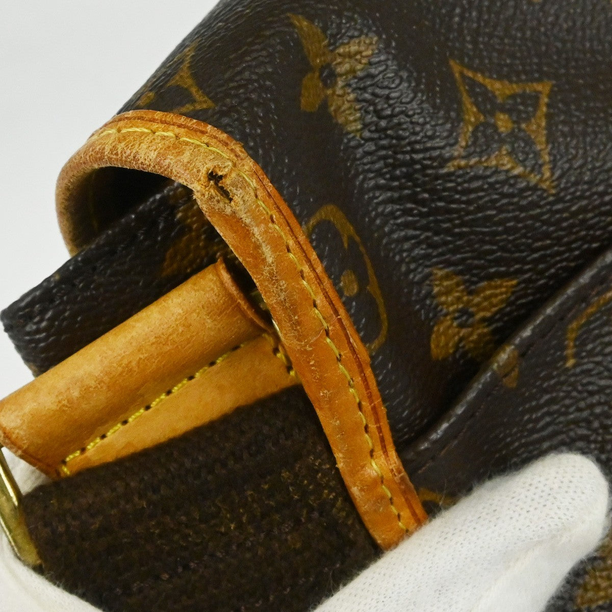Louis Vuitton Messenger Bosphore GM Shoulder Bag