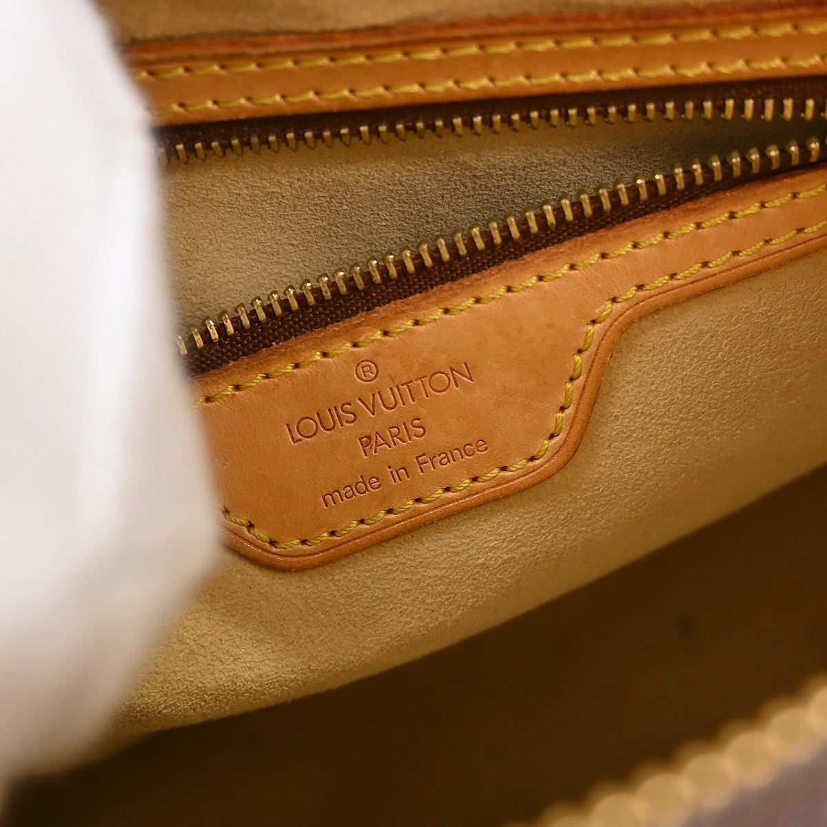 Louis Vuitton Looping MM Handbag