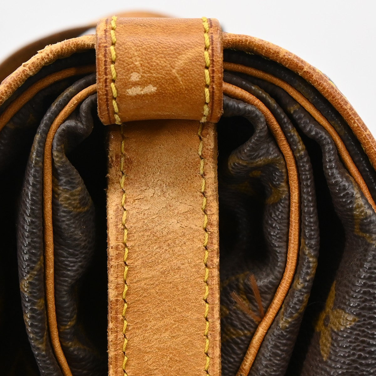 Louis Vuitton Monogram Saumur 43 Messenger Bag