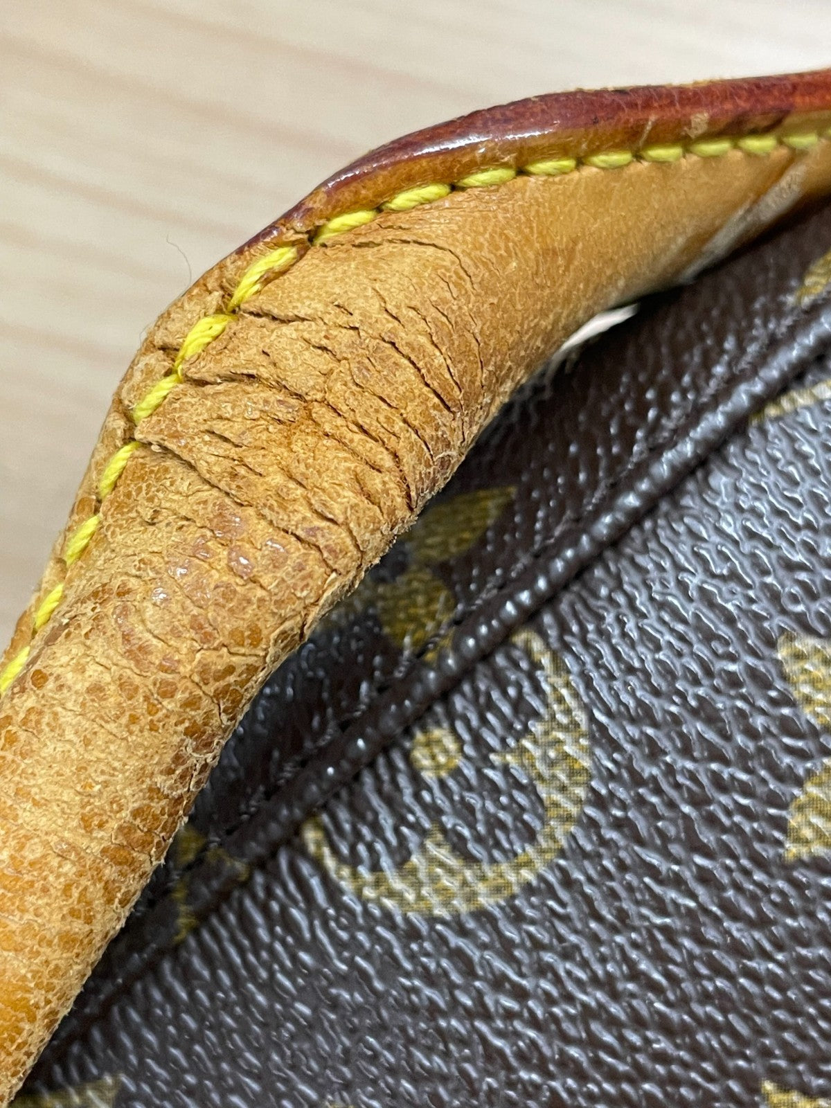 Louis Vuitton Looping MM Handbag