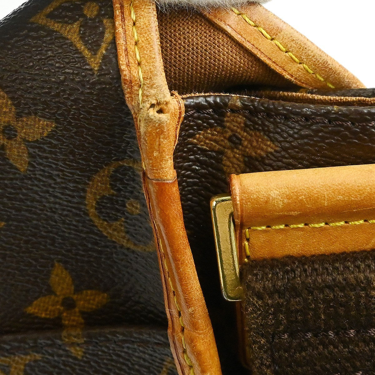 Louis Vuitton Messenger Bosphore GM Shoulder Bag
