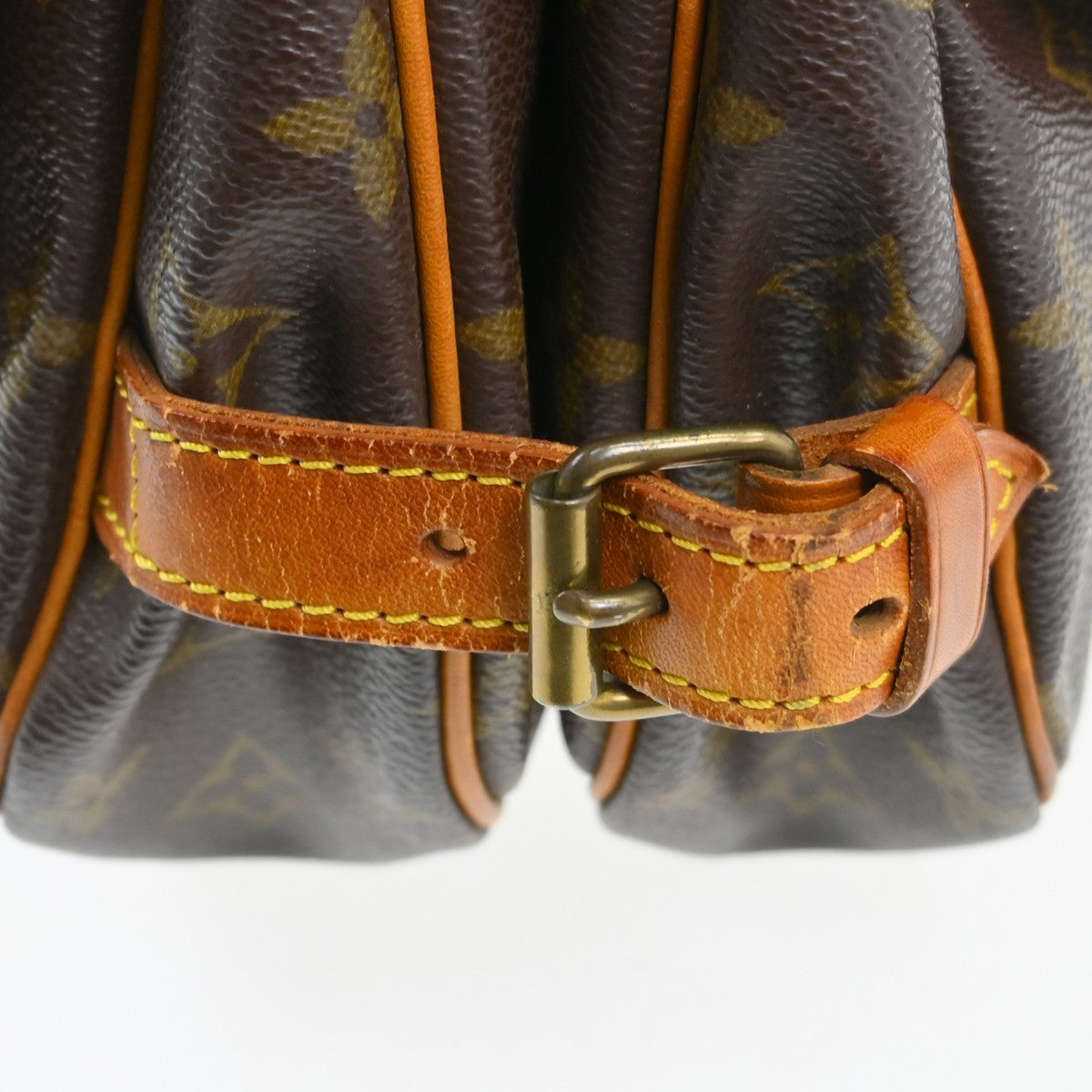 Louis Vuitton Monogram Saumur 30 Messenger Bag
