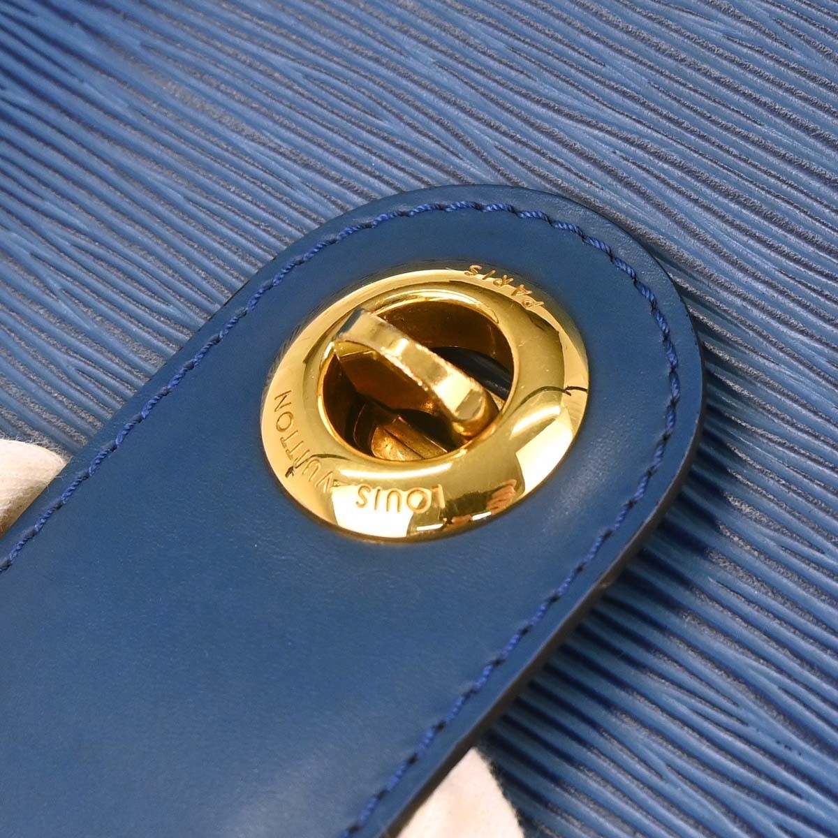 Louis Vuitton Blue Epi Cluny Shoulder Bag