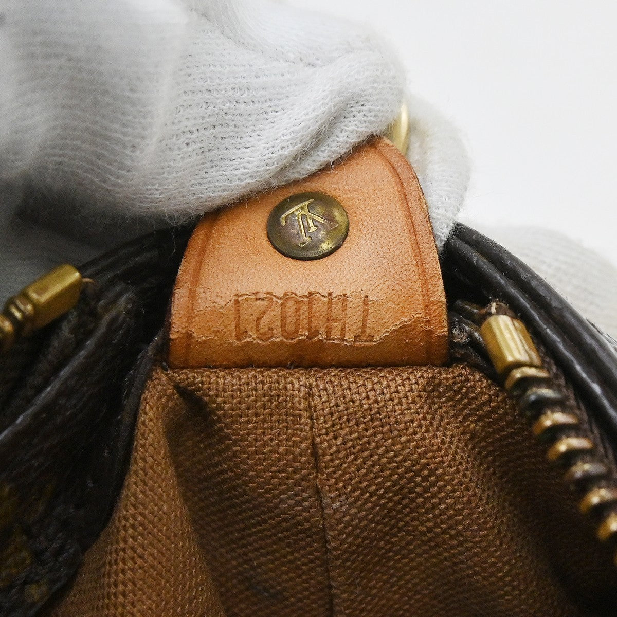 Louis Vuitton Cabas Mezzo Hand Tote Bag