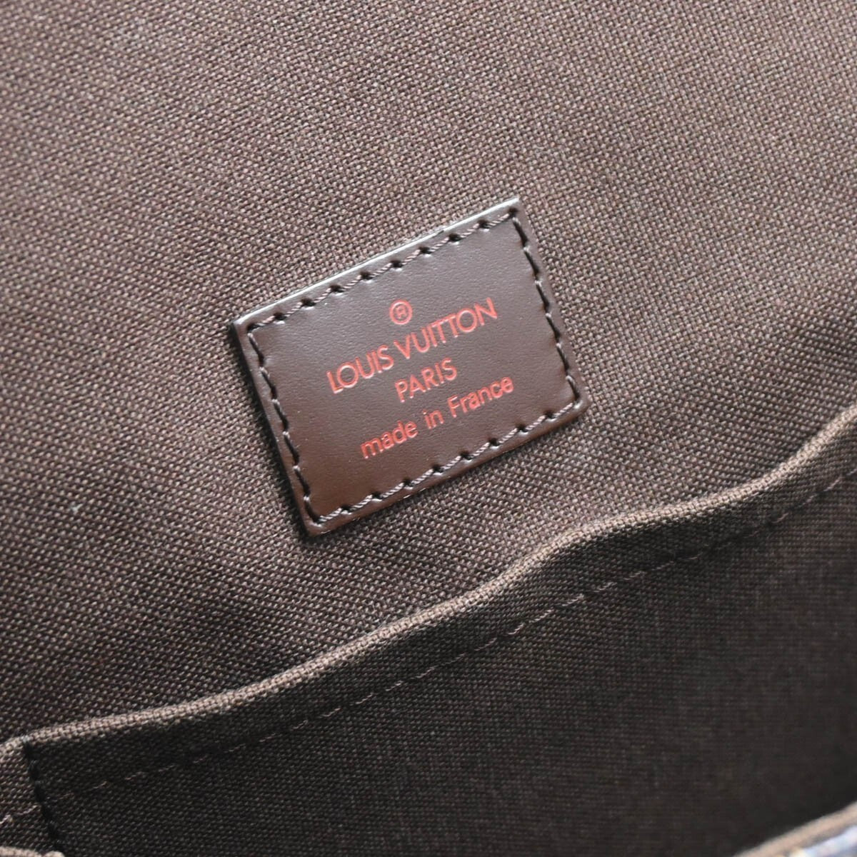 Louis Vuitton Damier Messenger Melville Shoulder Bag