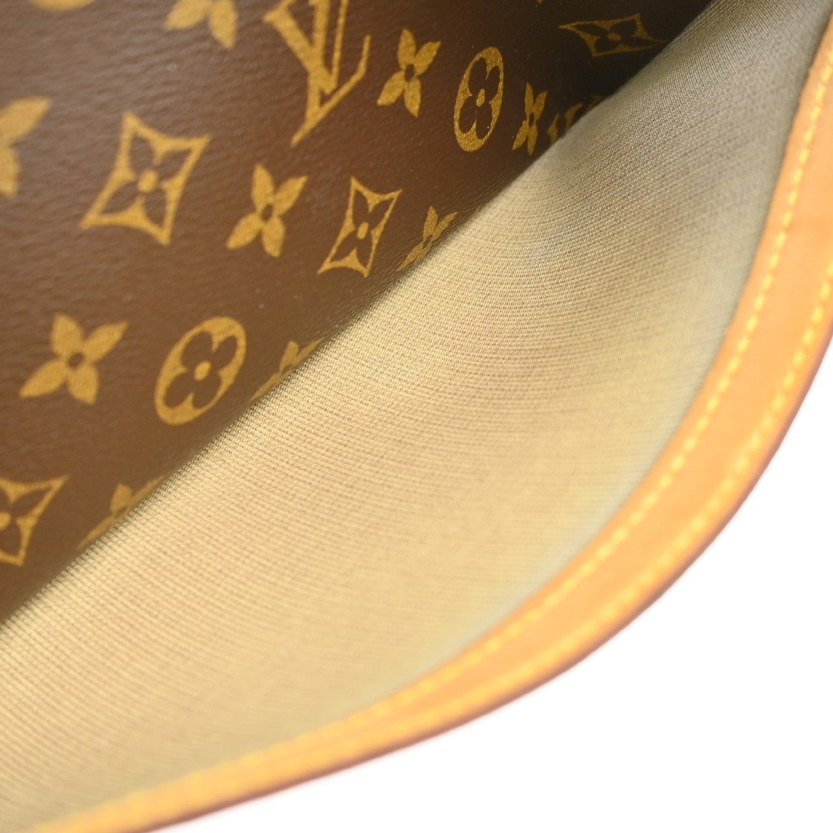 Louis Vuitton Reporter PM Messenger Shoulder Bag