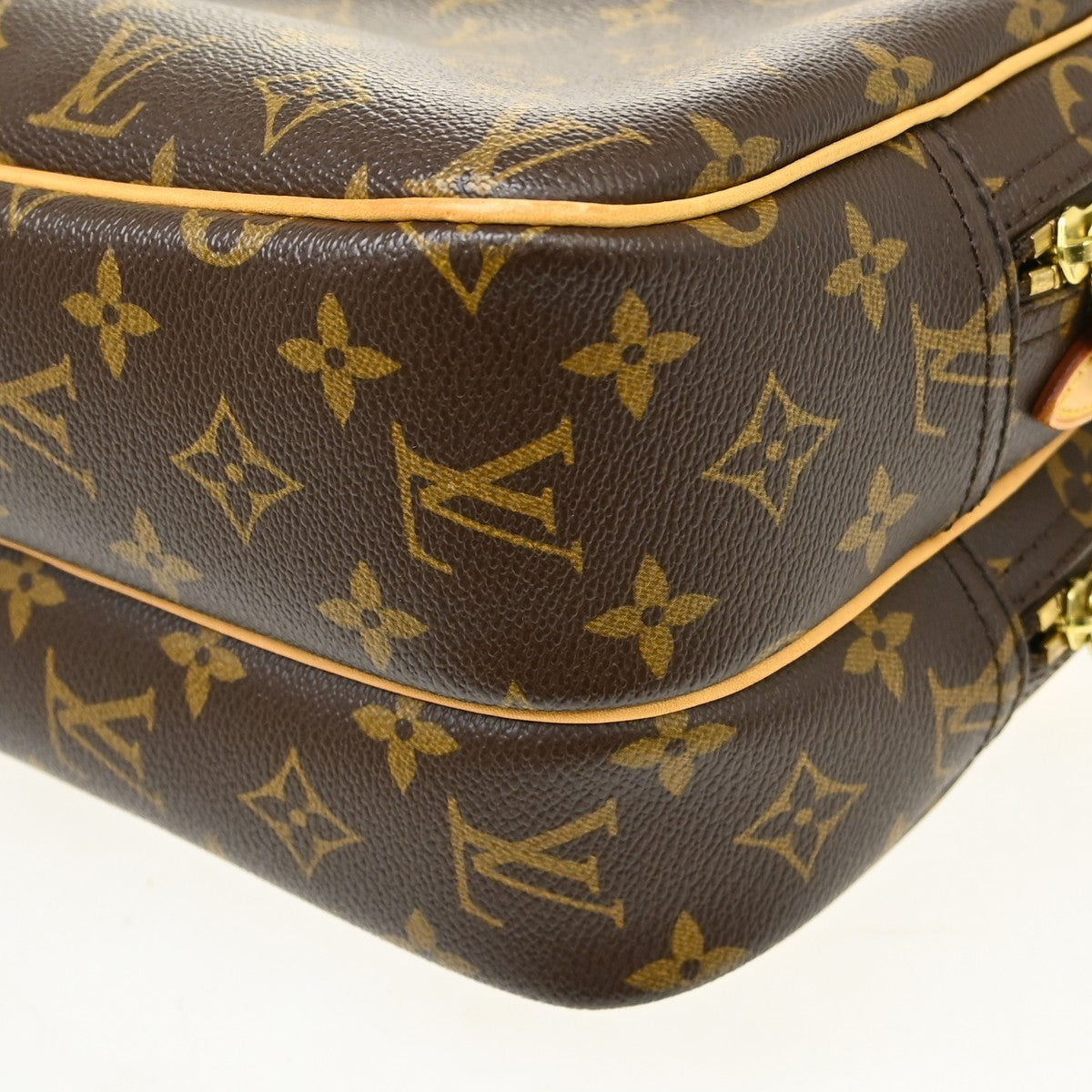 Louis Vuitton Reporter PM Messenger Shoulder Bag
