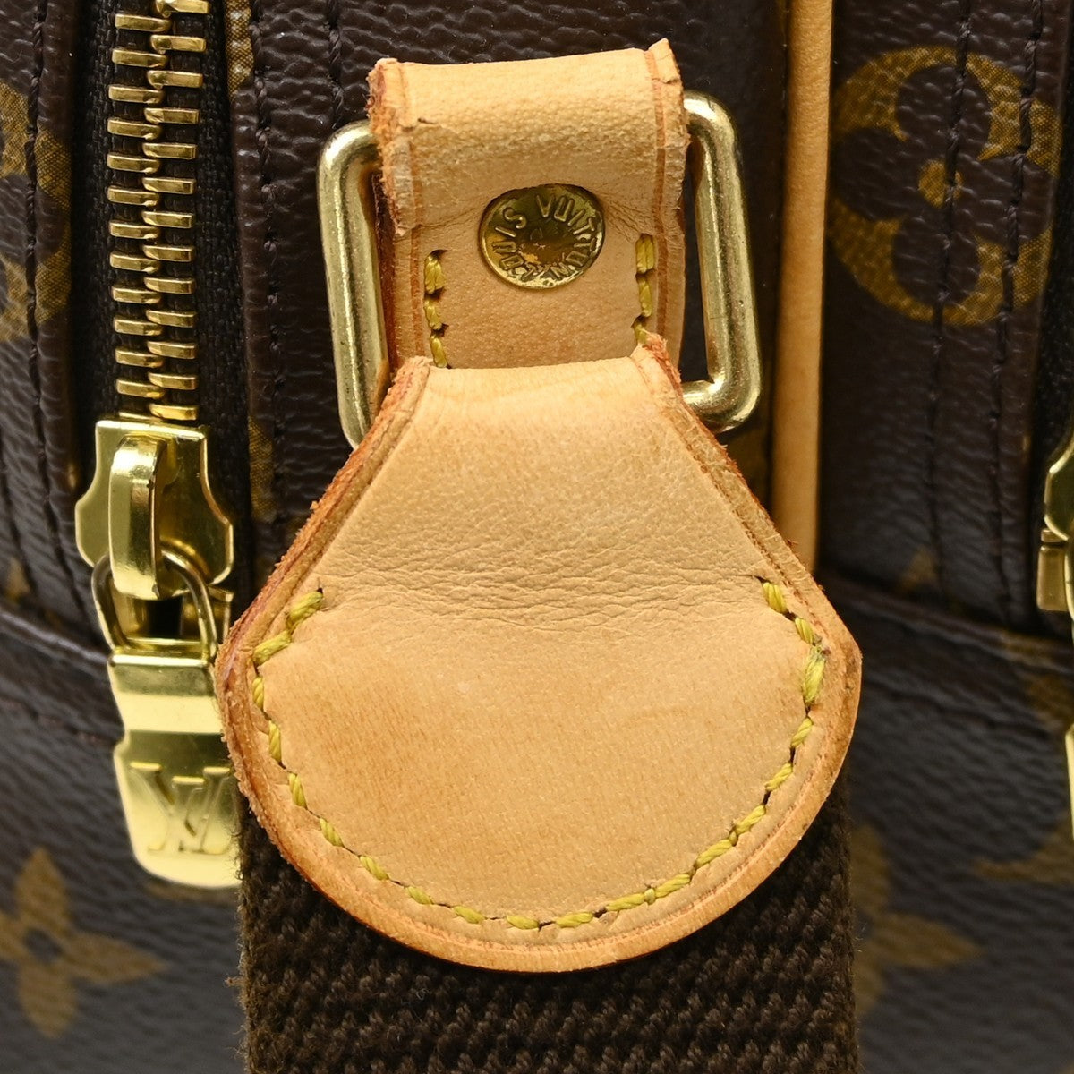 Louis Vuitton Reporter PM Messenger Shoulder Bag