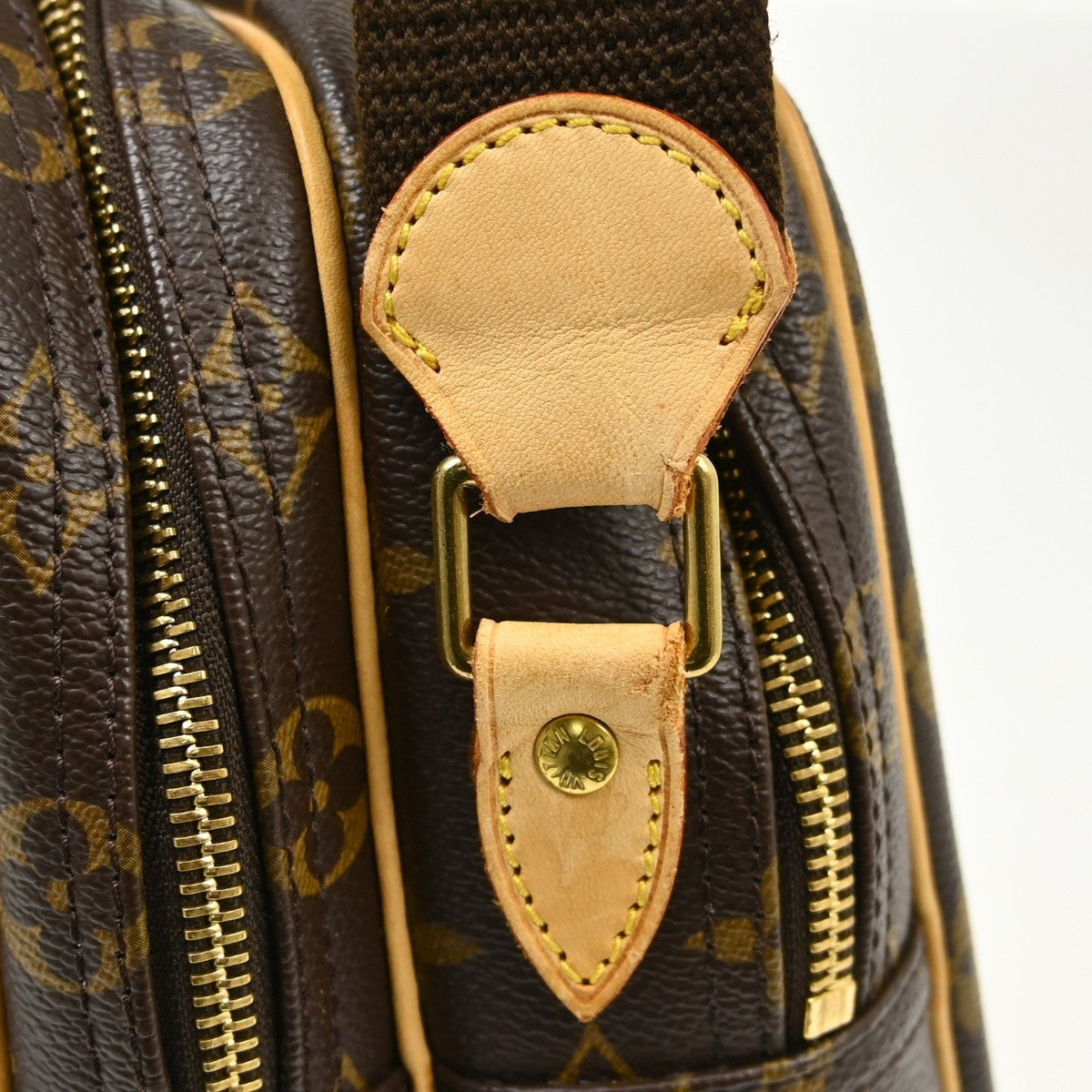 Louis Vuitton Reporter PM Messenger Shoulder Bag