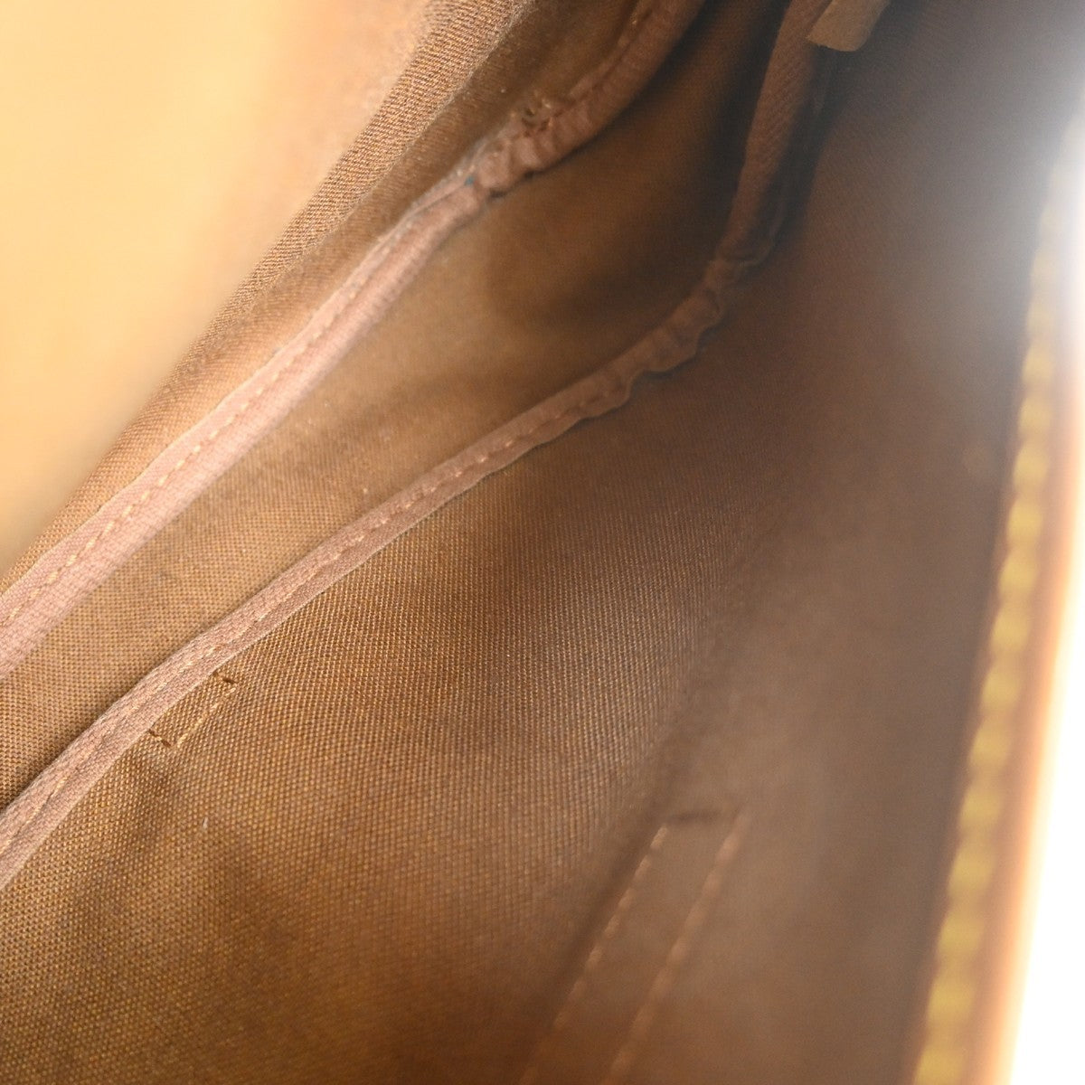 Louis Vuitton Monogram Saumur 30 Messenger Bag