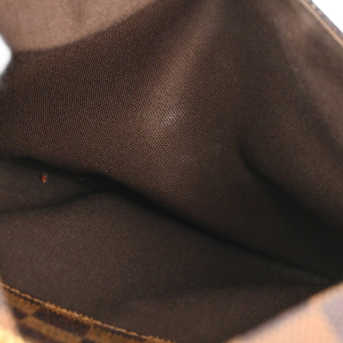 Louis Vuitton Damier Trotteur Beaubourg Shoulder Bag