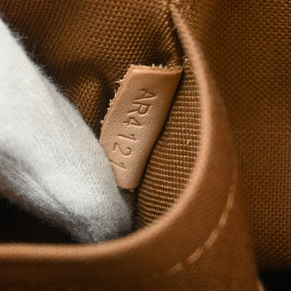 Louis Vuitton Monogram Trotteur Beaubourg Shoulder Bag