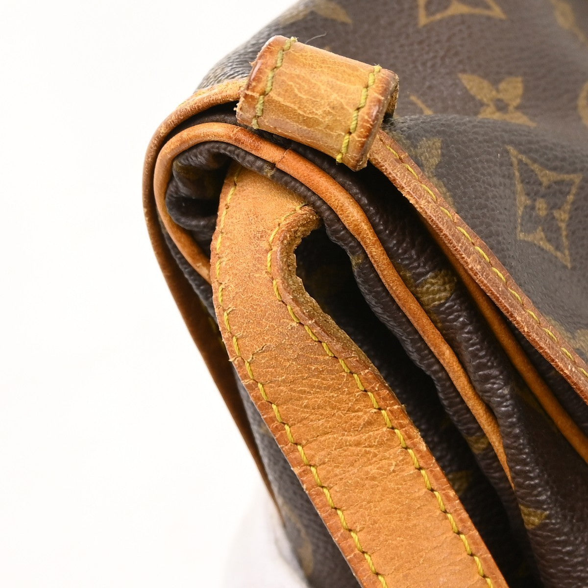 Louis Vuitton Monogram Saumur 30 Messenger Bag